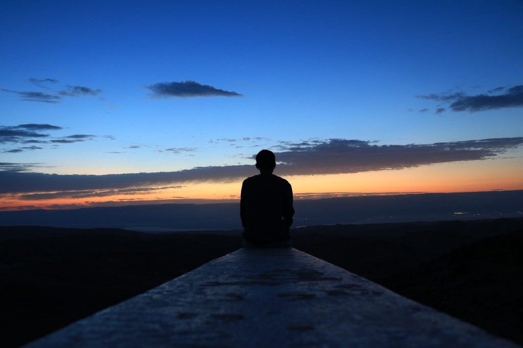 En octubre se suele dedicar tiempo a la meditación.